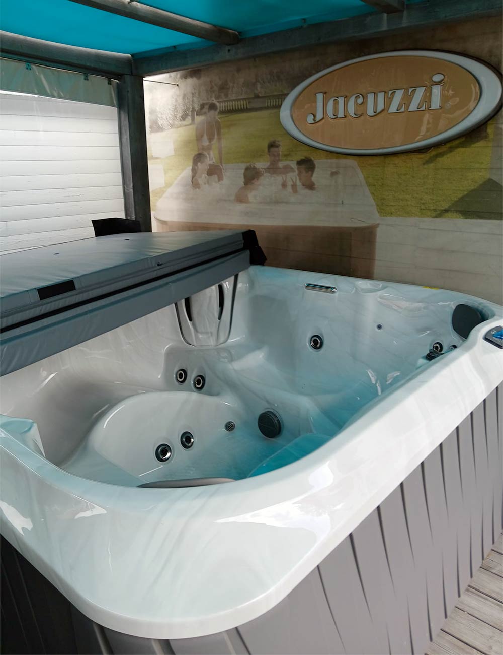 promo vasca idromassaggio jacuzzi J235 Progetto Verde Santarcangelo Rimini
